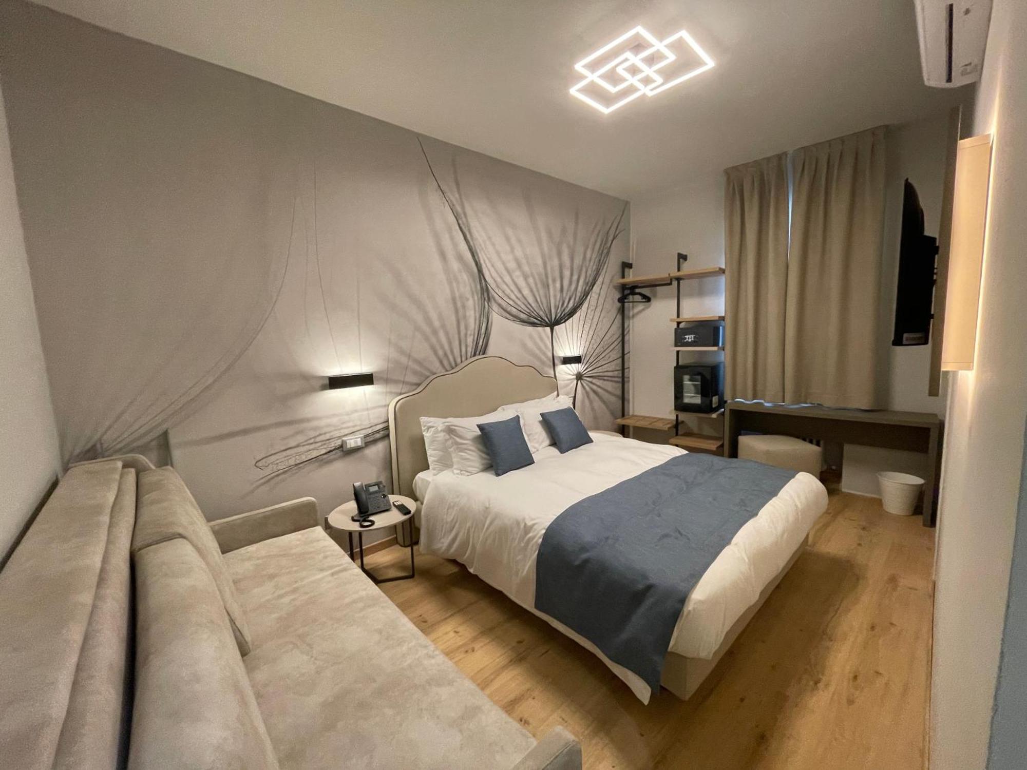 Hotel Central Giacomini سالو المظهر الخارجي الصورة