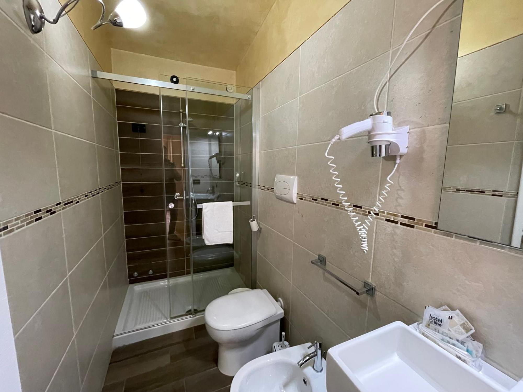 Hotel Central Giacomini سالو المظهر الخارجي الصورة