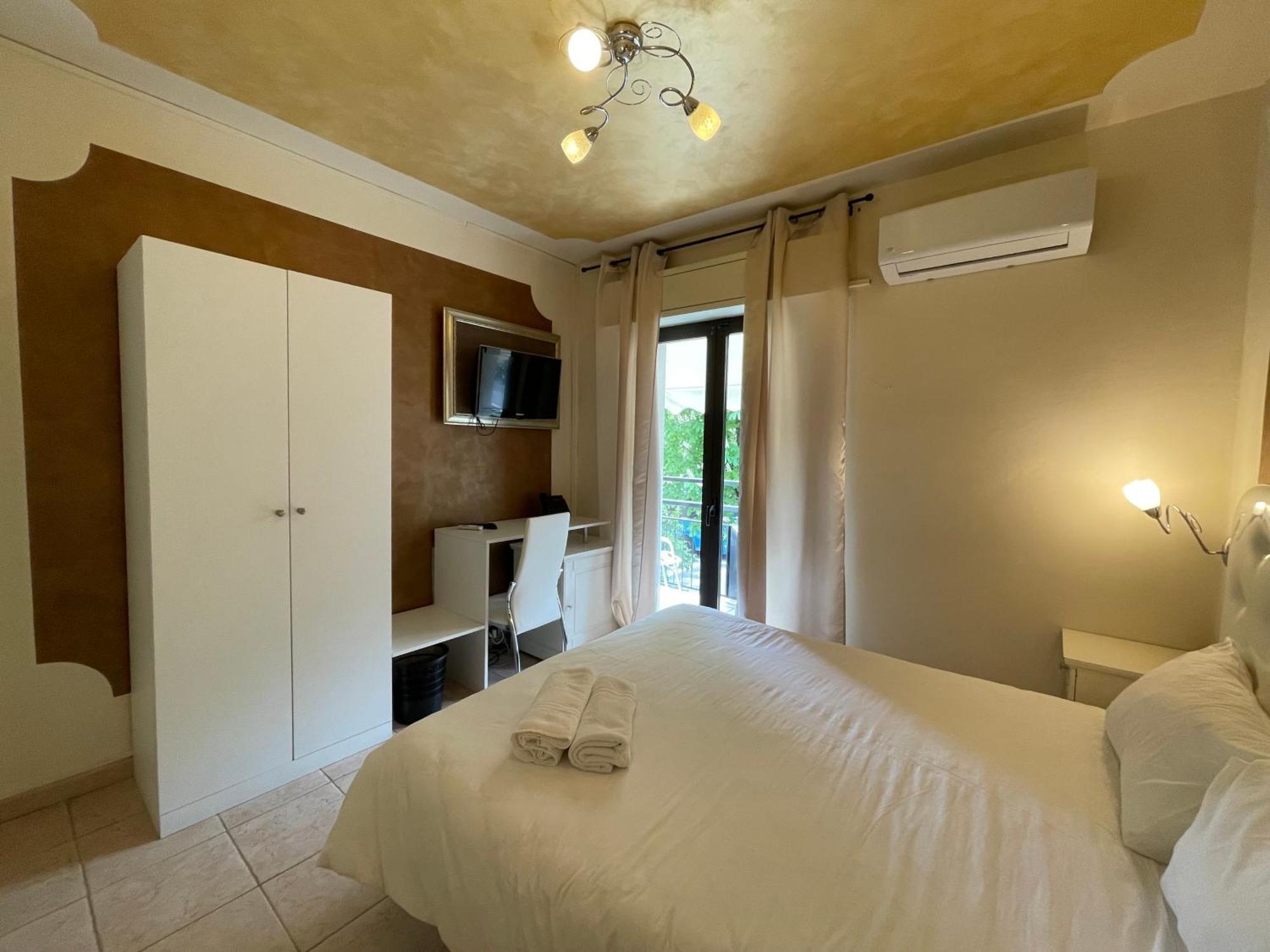 Hotel Central Giacomini سالو المظهر الخارجي الصورة