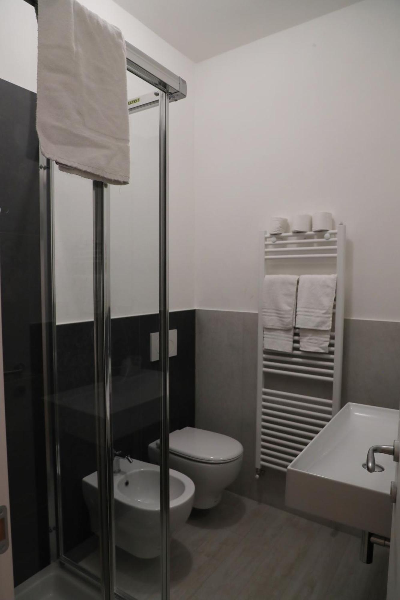 Hotel Central Giacomini سالو المظهر الخارجي الصورة