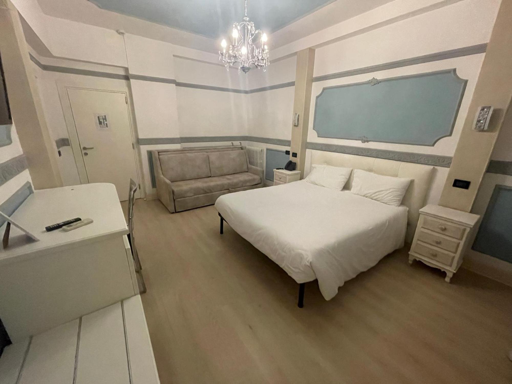 Hotel Central Giacomini سالو المظهر الخارجي الصورة