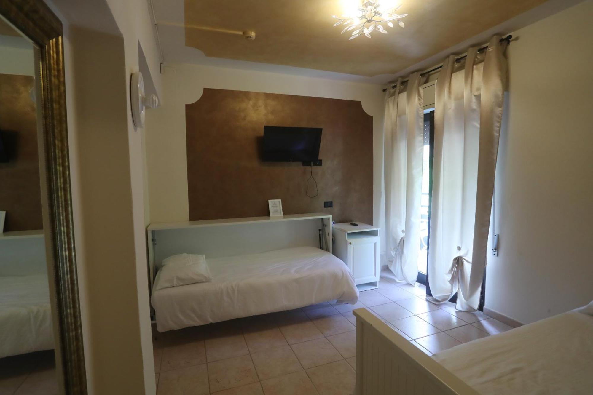 Hotel Central Giacomini سالو المظهر الخارجي الصورة