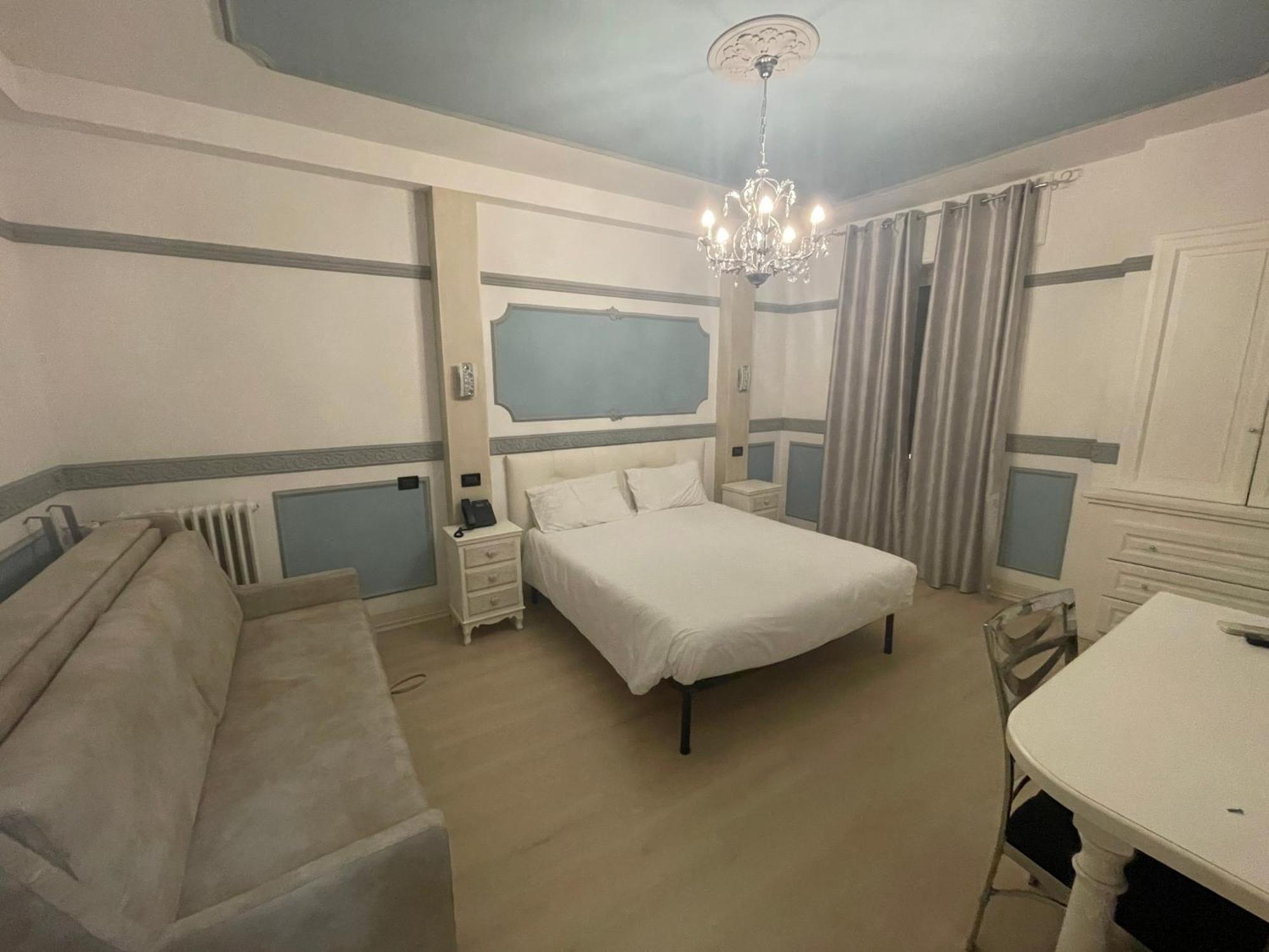 Hotel Central Giacomini سالو المظهر الخارجي الصورة