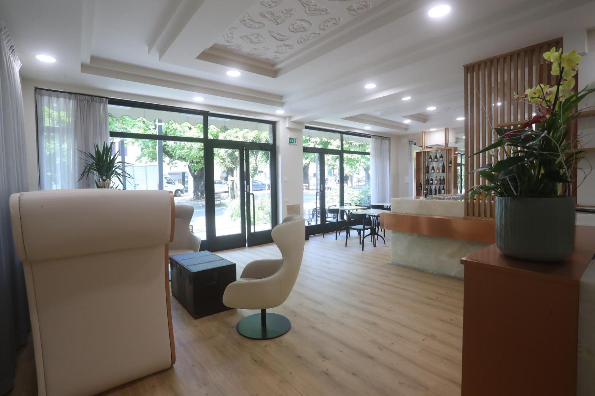 Hotel Central Giacomini سالو المظهر الخارجي الصورة