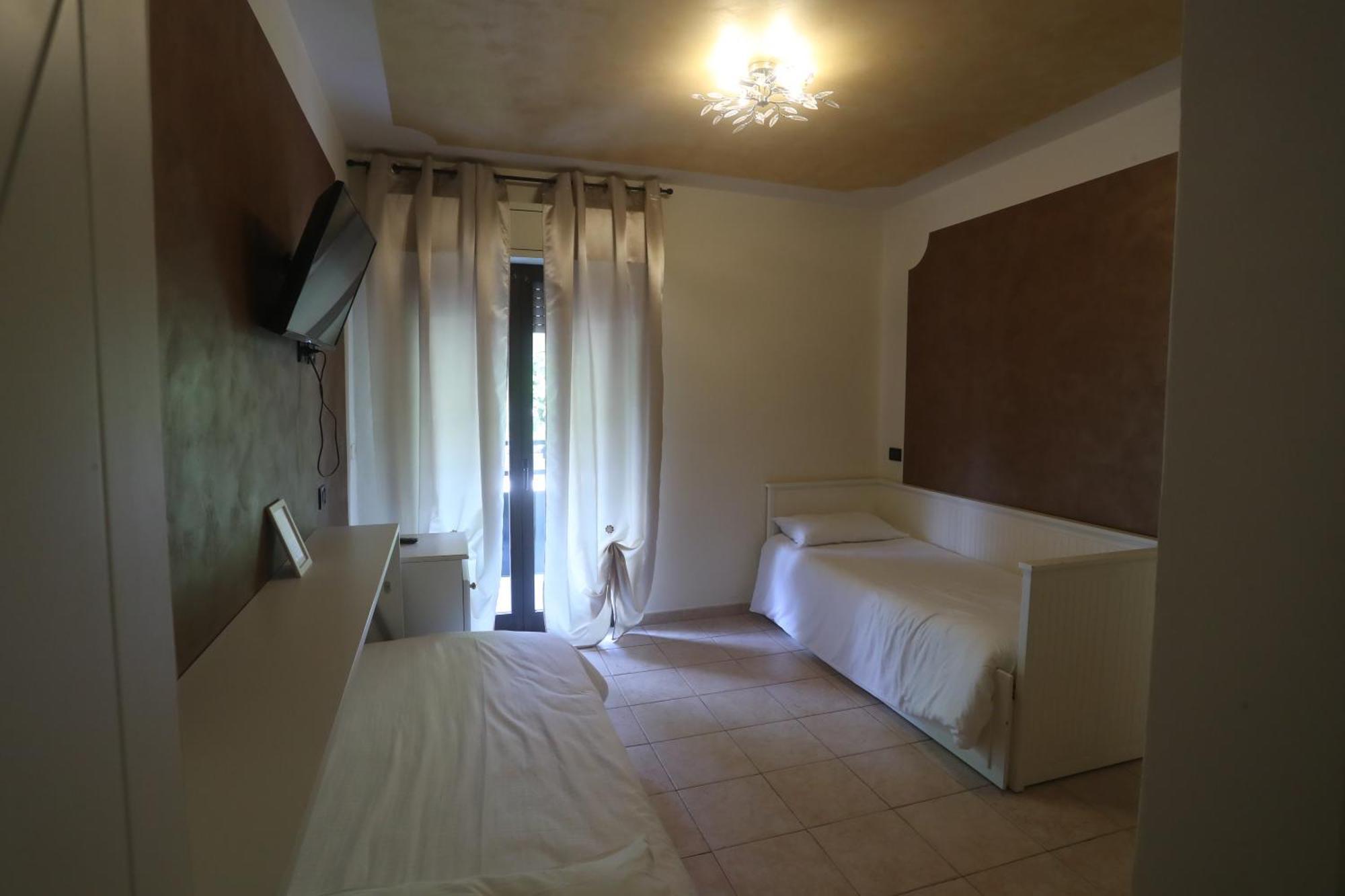 Hotel Central Giacomini سالو المظهر الخارجي الصورة