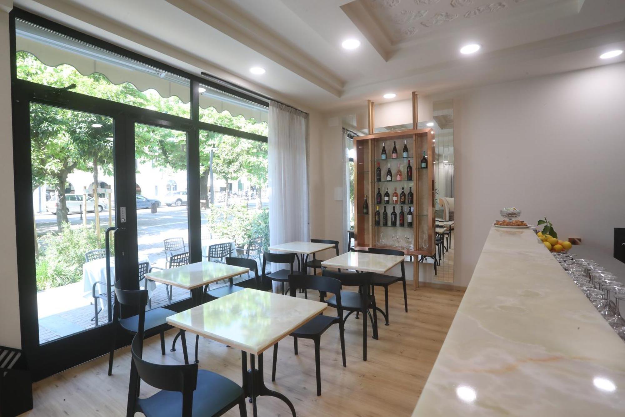 Hotel Central Giacomini سالو المظهر الخارجي الصورة