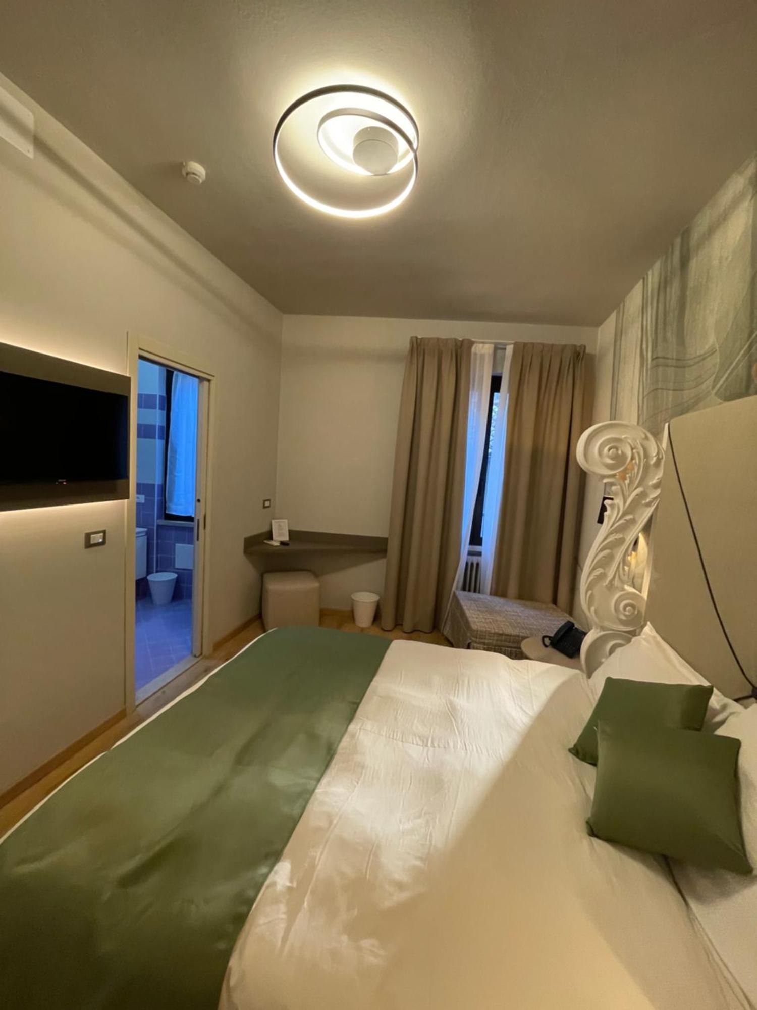 Hotel Central Giacomini سالو المظهر الخارجي الصورة